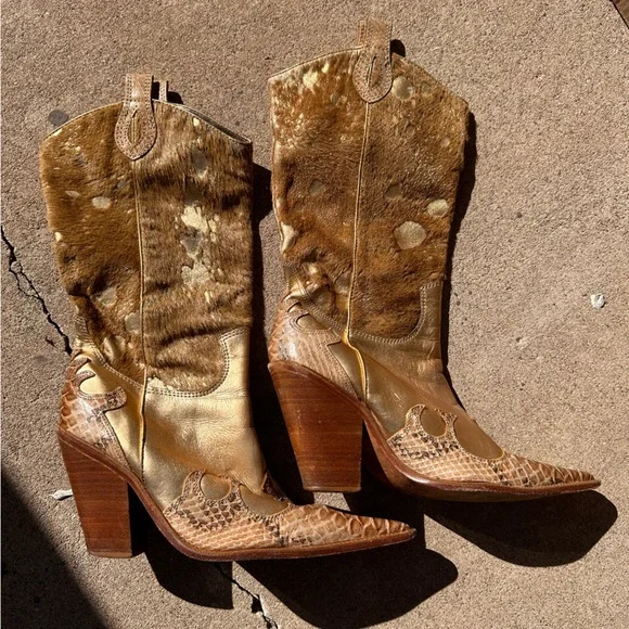 Flashy Gold and Brown Western Boots - Picture 2 of 6